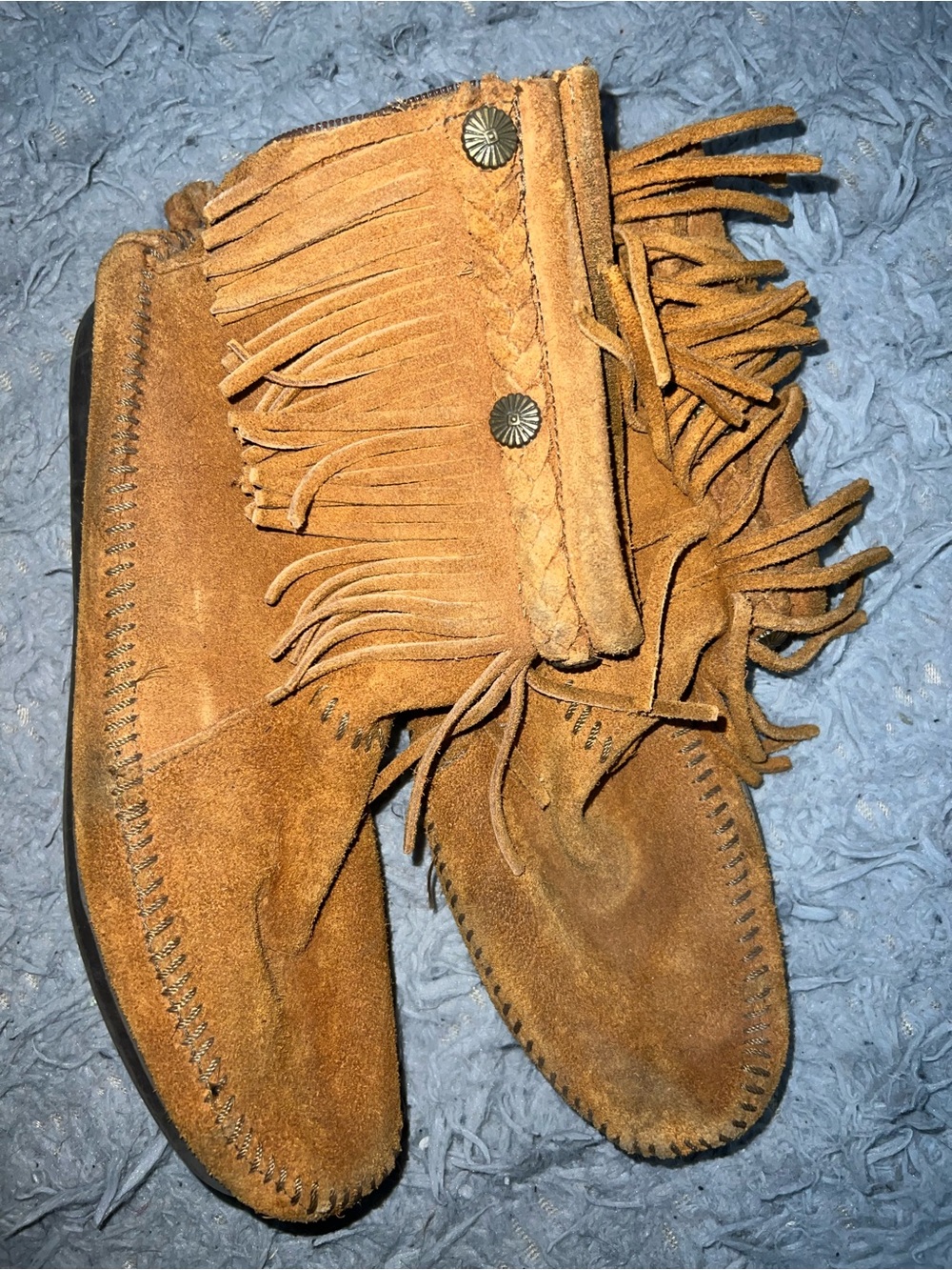Minnetonka Fringe Suede Moccasin Boots - Tan
